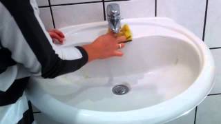 Tutorial Waschbecken putzen Badgarnitur putzen Armaturen reinigen Wachbecken reinigen [upl. by Noman]