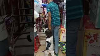 Madina or papa ke piche pad gaya elephant😯 funny comedy cutebaby 🥰🥰 [upl. by Dazhehs]