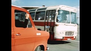 Autobusy Karosa ŠM 11 a PAZ 672 vo filme モスクワわが愛 Москва любовь моя 1974 [upl. by Suolkcin]