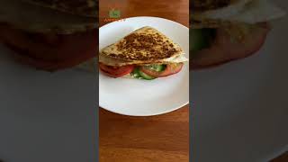 A Sandwich Wrap  الذ سندويتش في دقية food cooking [upl. by Luwana]