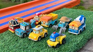 Looking Robocar Poli and friends  Toys Robocar Poli  Spooky  Cap  Bucky  Tracky  Dumpoo  Max [upl. by Amluz889]