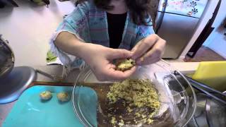 How to Make Fluffy Matzah Balls [upl. by Ynar704]