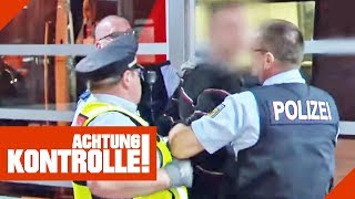 Schwarzfahrer eskaliert Polizei legt Handschellen an  Achtung Kontrolle  Kabel Eins [upl. by Pickett556]