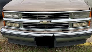 1995 Chevrolet Suburban StartupHorn [upl. by Anneliese]