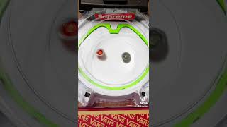 A CRAZY BEYBLADE X BATTLE beyblade beybladex beybladeburst beyblades [upl. by Market604]