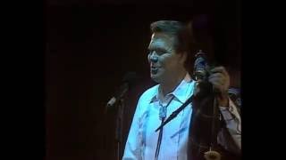 Glen Campbell  Live at the Dome 1990  Mull Of Kintyre Glen on Bagpipes [upl. by Tressa927]