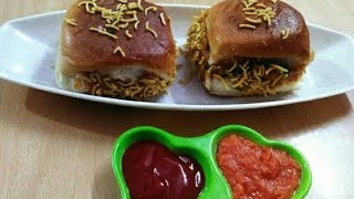 Street Style Gujarati Dabeli Recipe  dabeli gujarati streetstyle gujaratifood viralvideo [upl. by Pejsach]