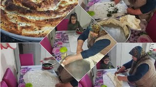 Ispanaklı börek tarifi ve ev sohbeti Şadiye anne yemekleri [upl. by Zennie]