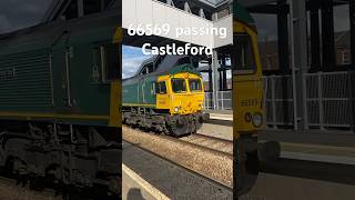 66569 passing Castleford trains class66 [upl. by Pros191]