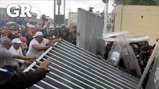 Tiran familiares de reos reja en Reclusorio Oriente por riña [upl. by Gustavo]