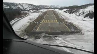 Wideroe Dash 8 cockpit view landing at Mosjøen [upl. by Gwendolin]