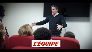 La causerie poignante de Philippe Montanier en hommage «au peuple sang et or»  Foot  L2  Lens [upl. by Boswall251]