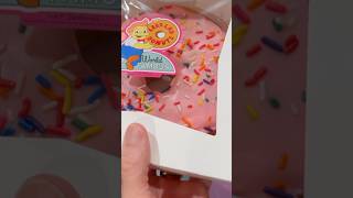 Getting Ourselves a Simpsons Lard Lad Donut at Universal Studios [upl. by Aynekal]