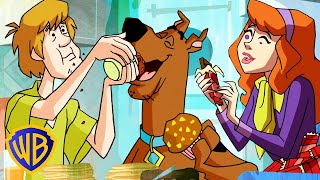 ScoobyDoo Mystery Incorporated en Latino  Est omnes vos can manducare 🍕🍔 😋  WBKidsLatino [upl. by Yro]