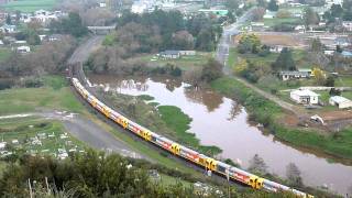 New KiwiRail DL Locomotives Delivery Run  Taupiri Mountain [upl. by Duwad749]