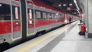 Capotreno da il via e parte Frecciarossa [upl. by Deibel]