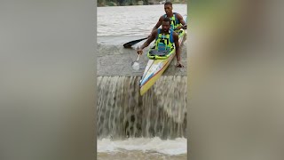 Kayaks getting stuck in the Dusi canoe marathon [upl. by Tiana351]