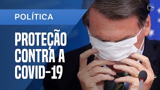 BOLSONARO E GUEDES SE ATRAPALHAM COM MÁSCARAS EM ENTREVISTA [upl. by Dolores]