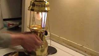 Lighting a Petromax lantern using the quotRapidquot preheater [upl. by Karlin]