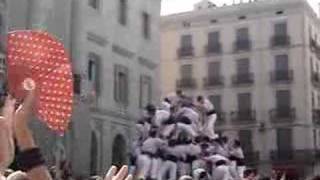 Los castellers  they fall down [upl. by Xymenes]