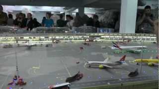 Aeropuerto de Hamburgo en miniatura  Miniatur Wunderland Hamburg Flughafen [upl. by Nitsirk]