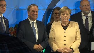 Merkel Abschied mit Pfiffen und Lob von Laschet [upl. by Rramel]