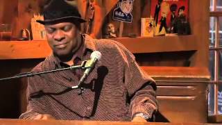 Booker T Jones  Green Onions Live from Daryls House 4404 [upl. by Ffej]