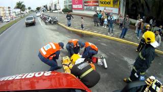 Bombeiros promovem simulação de acidente [upl. by Pardner]