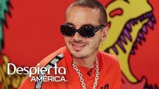 J Balvin pone esta cara al escuchar decir a su mamá que le debe dinero [upl. by Ced794]