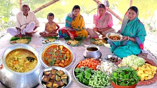 শীতের সবজি দিয়ে মায়ের হাতে নিরামিষ খিচুড়ি আর আমি রান্না করলাম আলুর দমবেগুন ভাজাkhichuri recipe [upl. by Caravette544]