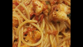 Spaghetti con gamberoni e pomodorini  Spaghetti with prawns and cherry tomatoes [upl. by Newcomb]