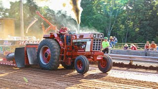 Now This is Tractor Pulling [upl. by Akinnor]