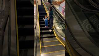 😎guys ഇങ്ങനെ കയറാറുണ്ടോescalator escalatorprankinindiaescalators praveenpranav escalatorshorts [upl. by Liba]