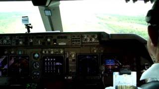 Atterrissage aéroport de Fort de France en cockpit 747400 [upl. by Gnilhsa]