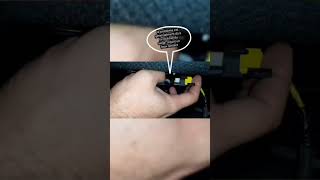 tuto voyant airbag allumé alfa 147 [upl. by Ahsinahs552]