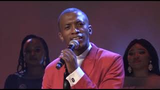 DUMI MKOKSTAD UKUHLALA KUYE LIVE [upl. by Garzon]