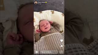 Baby Enzo Knol slaapt met zijn mond open [upl. by Corell276]