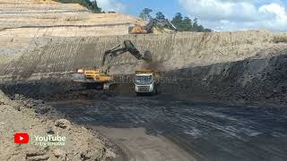 Excavator VOLVO 480 l Loading Coal [upl. by Leonelle]