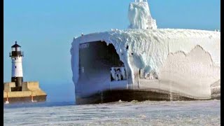 BIG CRUISE SHIPS ON SCARY WAVES IN STORM HORRIBLE FROZEN CYCLONE CRASH GLACIER ICEBERGS [upl. by Marala]