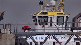 Drilling platformrig Ran being moved from Sheerness Kent [upl. by Hwang737]