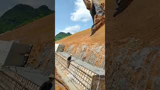 Slope Protective Rough Stones Concrete Retaining Wall Constructing Technique [upl. by Dihsar]