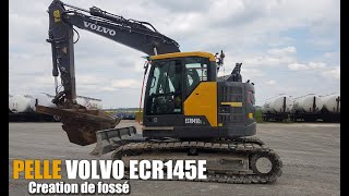 Pelle à chenille Volvo ECR145E Création de fossé avec godet trapèze [upl. by Tterraj]