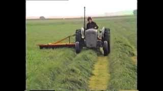 Massey Ferguson 35 with fahr mower [upl. by Maudie]