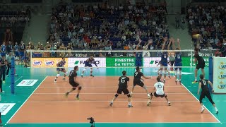 Georg Grozer spiking Team Germany [upl. by Adnahcir210]