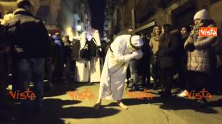 TARANTO I RITI DELLA SETTIMANA SANTA LA PROCESSIONE DEI MISTERI [upl. by Windy]