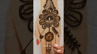 Easy mehndi design using safety pin 📍😍mehndi viralvideo viral youtubeshorts video shortvideo [upl. by Rory]