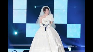 峯岸みなみ、ウエディング姿でランウェイ 結婚相手の条件明かす [upl. by Nydnarb202]