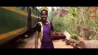 CLIP MADAGASCAR LA REINE [upl. by Ralleigh116]