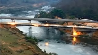 Demolição da Ponte sobre o Rio Araguari MG [upl. by Laks]