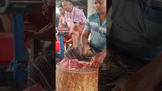 Giant beef cutting reels shorts meat cuttingskills buffalo [upl. by Bertine656]